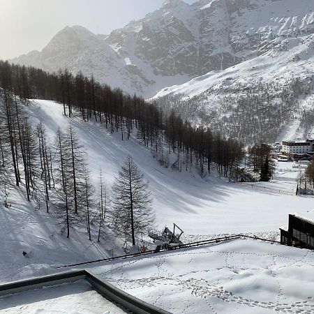 Cervinia Ski In Ski Out - Spacious Apartment بيريوِل تْشيرفينيا المظهر الخارجي الصورة